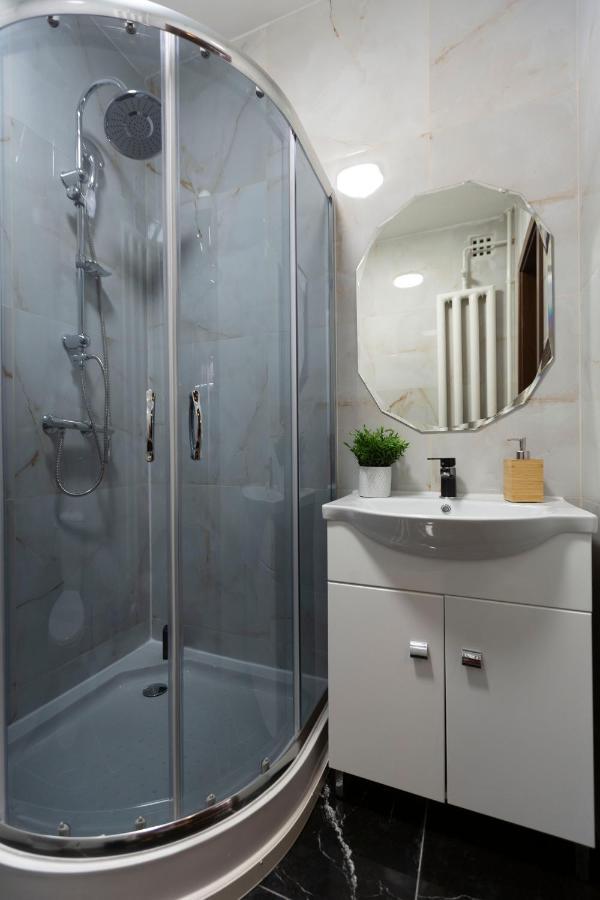 Stylish Quentin Apartment In The King Street 布达佩斯 外观 照片